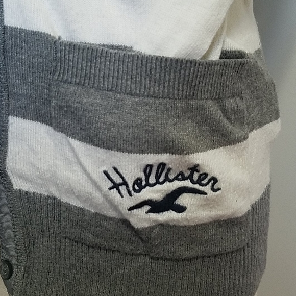 Hollister Spring Grey White Stripped Button Down Womens MED Cardigan Sweater EUC - Picture 2 of 12